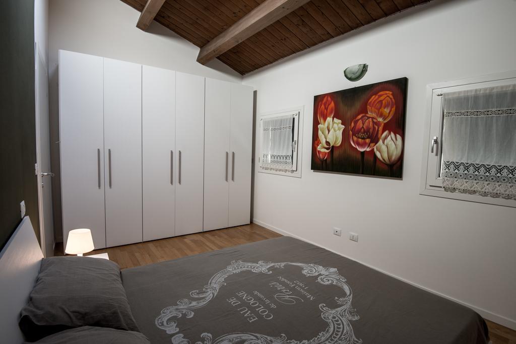 Parco Urbano Apartment Ферара Стая снимка